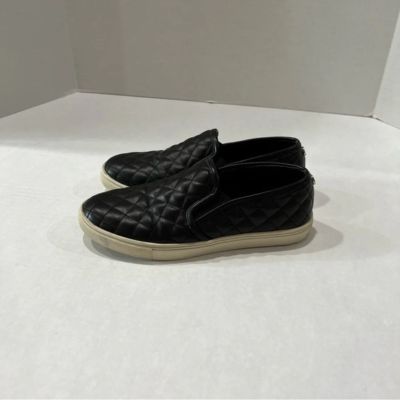 Steve Madden Shoes - STEVE MADDEN - Ecentrco Black Quilted Sneaker Size 9